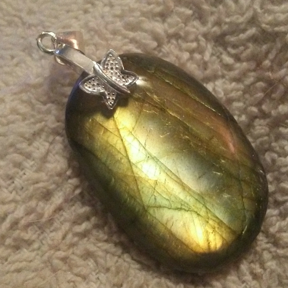 Labradorite AAA quality Pendant in Sterling Silver